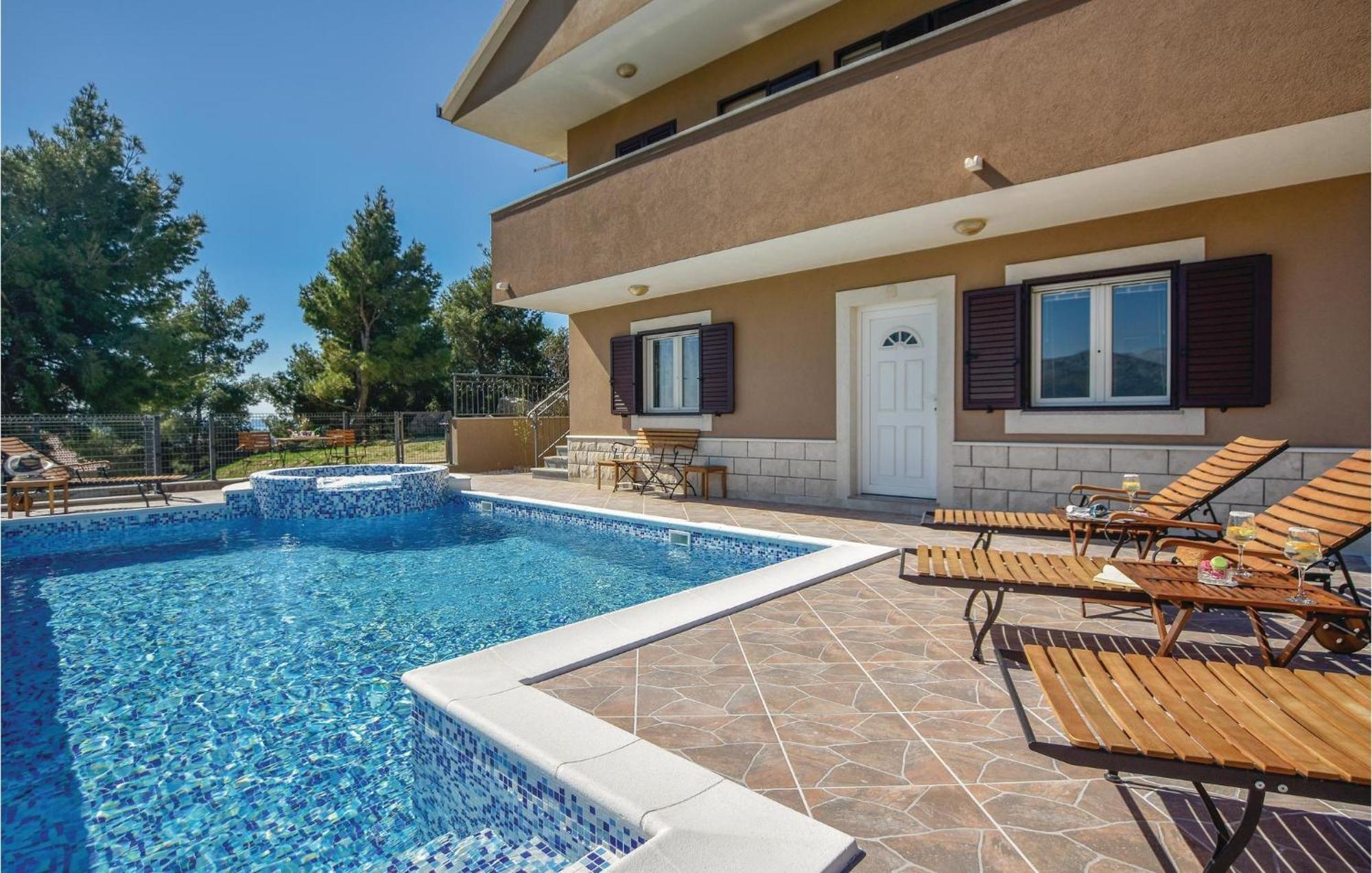 Lovely Home In Split With Jacuzzi Exterior foto