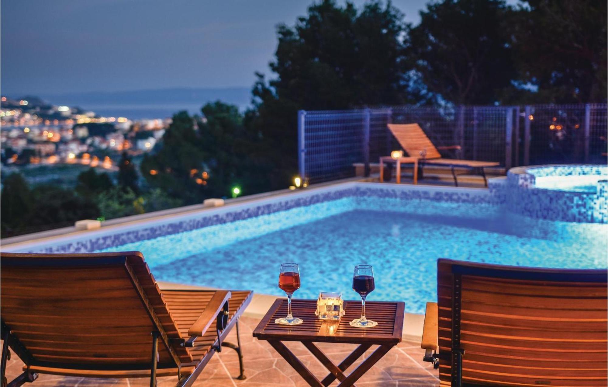 Lovely Home In Split With Jacuzzi Exterior foto