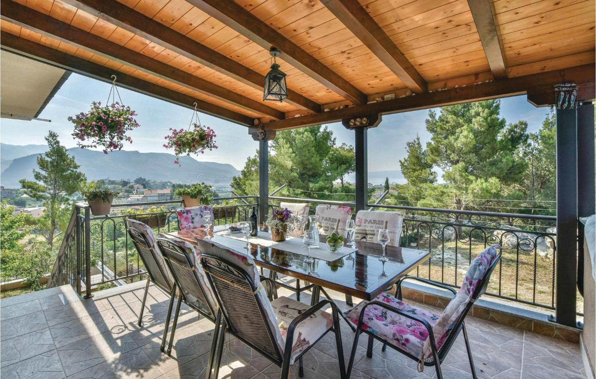 Lovely Home In Split With Jacuzzi Exterior foto